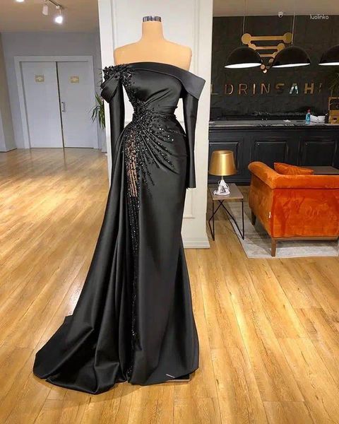 Partykleider schwarzer langes Langarm -Prom Formal 2024 Luxuskristall Perlen Arabisch Abiye von Schulterschlitz Plus Size Evening Kleiders