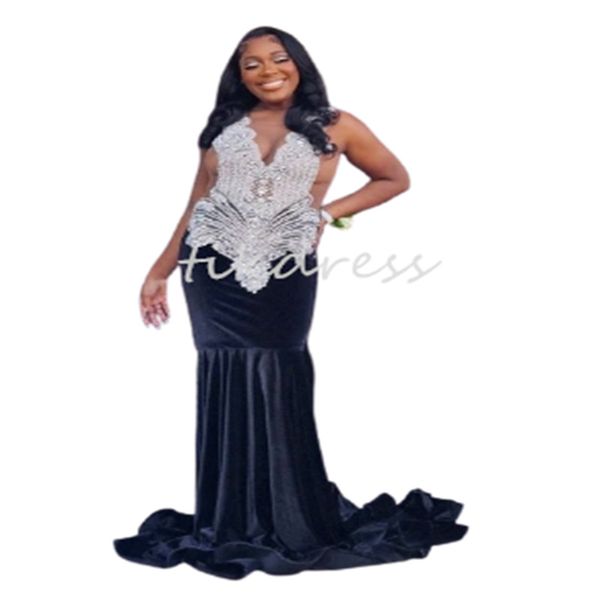 Vestidos de baile preto de diamante encantadores 2024 Sexy o pescoço sereia vestido de noite africano plus size veludo ocasião especial vestido de cristal de cristal de miçanga