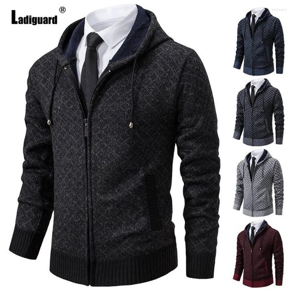 Мужские куртки Ladiguard 2024 вязаные свитера Зимние плюшевые пальто мужские базовые топ -кардиганы Европейский стиль модного клетчатого свитера с капюшоном