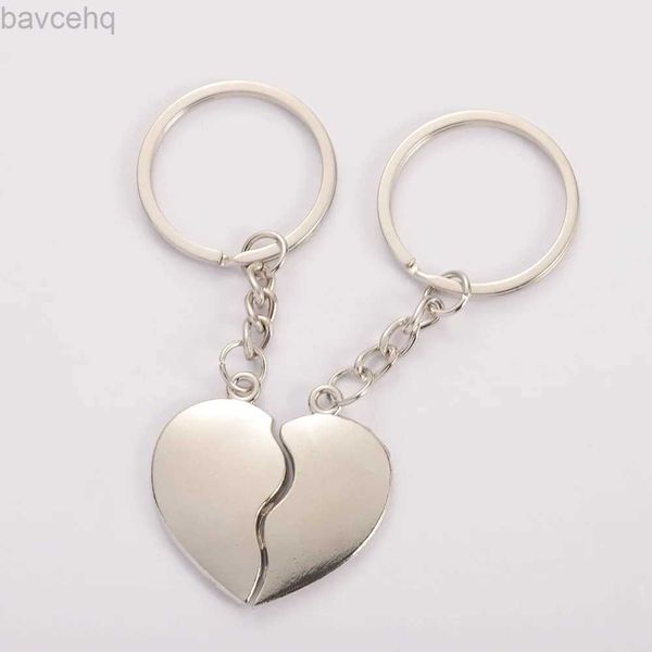 Tornari Canale 1PAIR Coppia Mezza coppia Keychain Heart Car Key Chain Chain per il regalo di compleanno Souvenir di San Valentino Giorno Amanti Girlies D240417