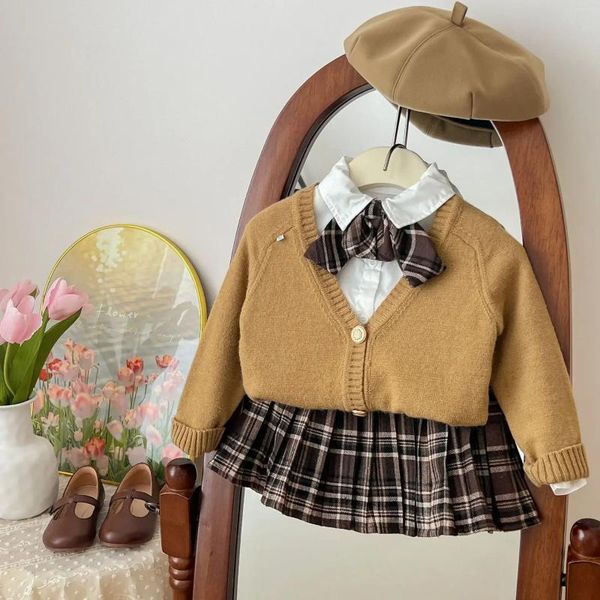 Kleidungssets 2024 Herbst Winter Winter Infant Girls Kleidung Set College Style Plaid Falten Rock Bottoming Shirt Anzug V-Kratzer Strickjacke Kind