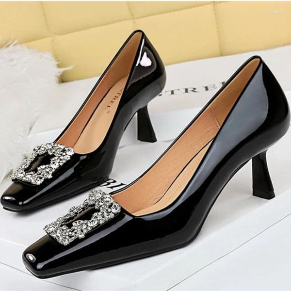 Отсуть обувь Bigtree 2024 Shiny Afinestone Decor High Heels Women's Classics Pu Square Head Thin Heel Одиночный мяч Мулы Zapatos