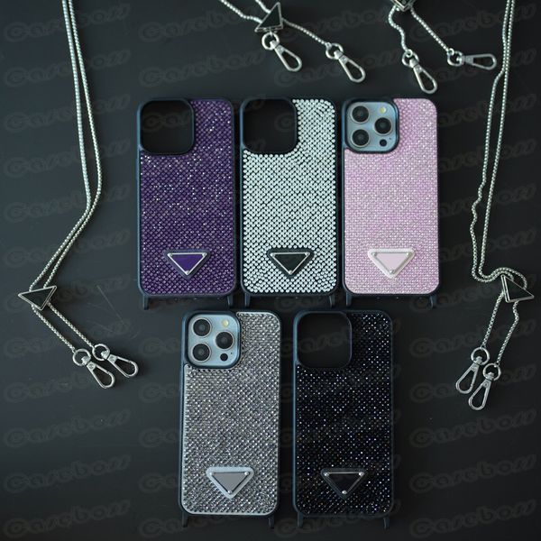 Luxus-Dreieck-Designer-Telefonhülle für iPhone 15 14 13 Pro Max Bling Glitter Plastik Diamant Shiney Strasson Shell Anti-Schock-Abdeckung mit metallischer Schulterkette