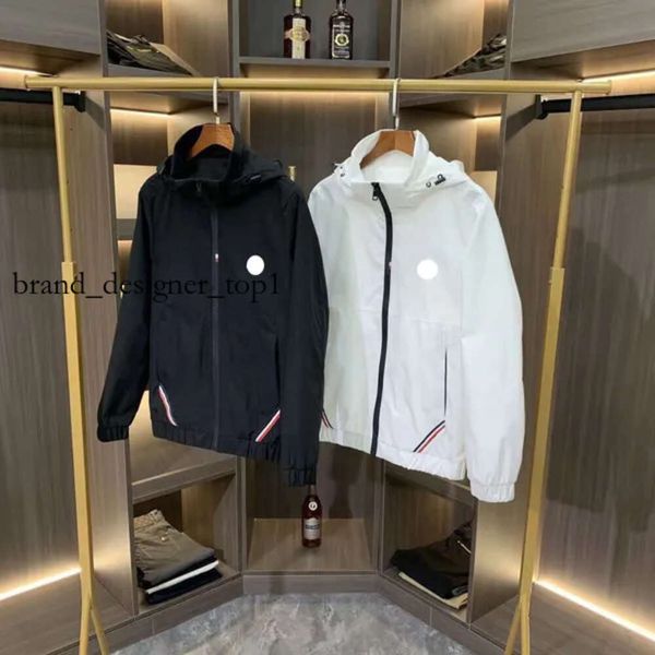 Mon Luxury Mens Jacket Bomber Hoodie Spring Autumn Style Man Coat Steiped Zippers Impred Fashion Brand Designer Monc1aer Jackets Outwears Tops Coats 4515