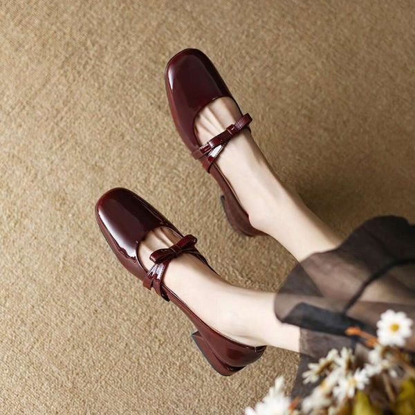 Scarpe per donne 2024 Mary Jane Red Ladies Calzature estive in stile giapponese Lolita Low Tach Elegante