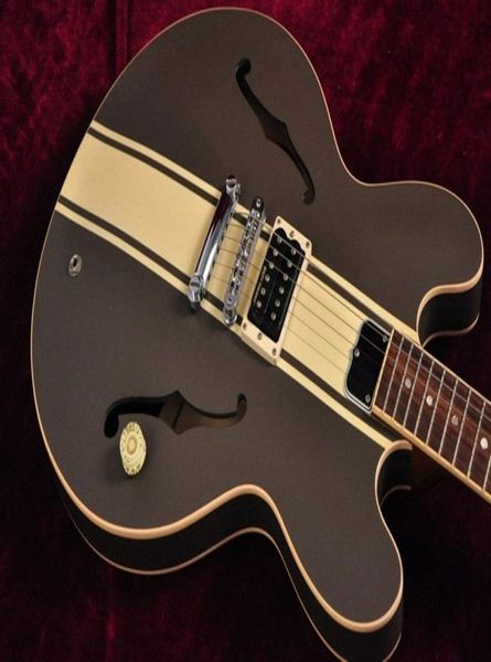 Shop personalizzato ES 333 Tom Delonge Signature Semi Hollow Body Cream Cream Stripe Jazz Electric Guitar Doppio F fori dot Inlay Grove5705347