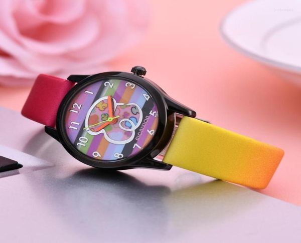 Bilek saatleri kadınlar renkli ayı desen saat 2022 moda gündelik küçük kadran deri elbise kol saat