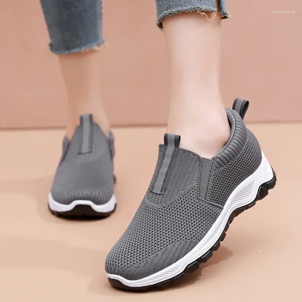 Scarpe casual scarpe da ginnastica per le donne slittamento su muminetti campeti piatti sport autunnali sport sport vulcanizzati da tennis zapatillas