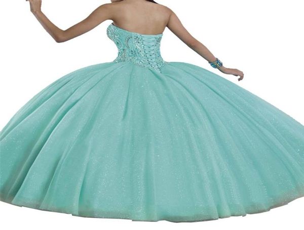 Quinceanera Kleider sexy Deep V Kragen Hellgrüne Mehrschicht -Netz schwer handgefertigte blinkende glänzende Rock herzförmige Kragenkrawatte 4369866