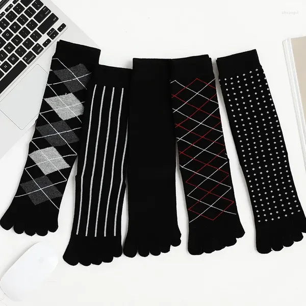 Herrensocken 5 Paare schwarz Long mit Toes Classic Plaids Fünf Finger Baumwolle Mid Calf Japanische Business Sportsock Männliches Geschenk