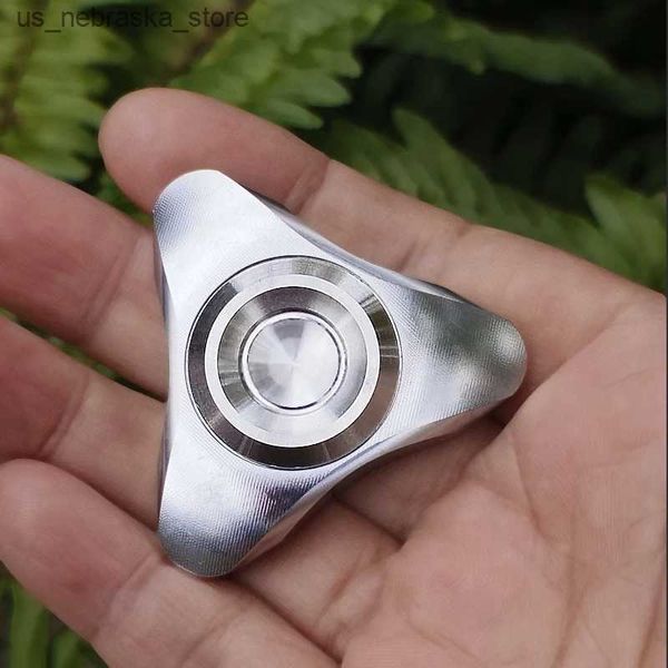 Новинка игры Fidget Spinner EDC из нержавеющей стали маленькая треугольная пальца кончика пальца Спиннер Спиннер Артефакт Artifact Artifact для взрослой металлической игрушки Q240418