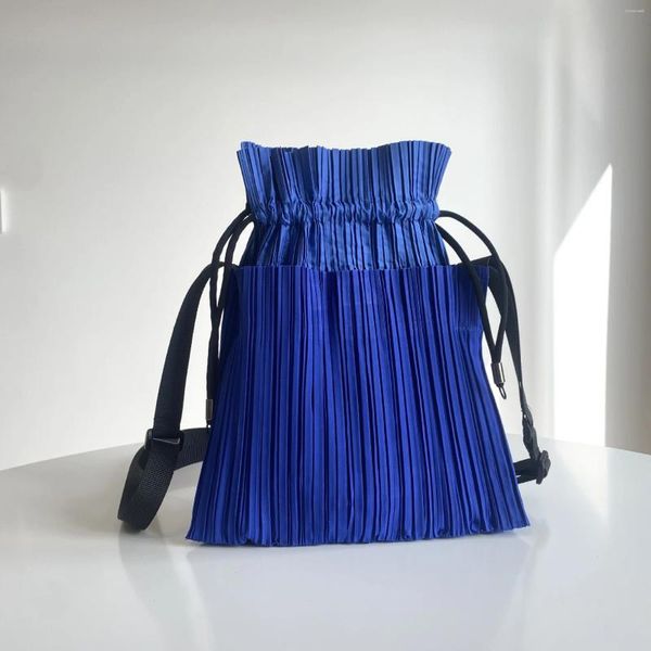 Einkaufstaschen Gghk Miyake plissierte Spleiß -Umhängetasche 2024 Crossbody Small Hit Color Korean Design Drawschnellschneider