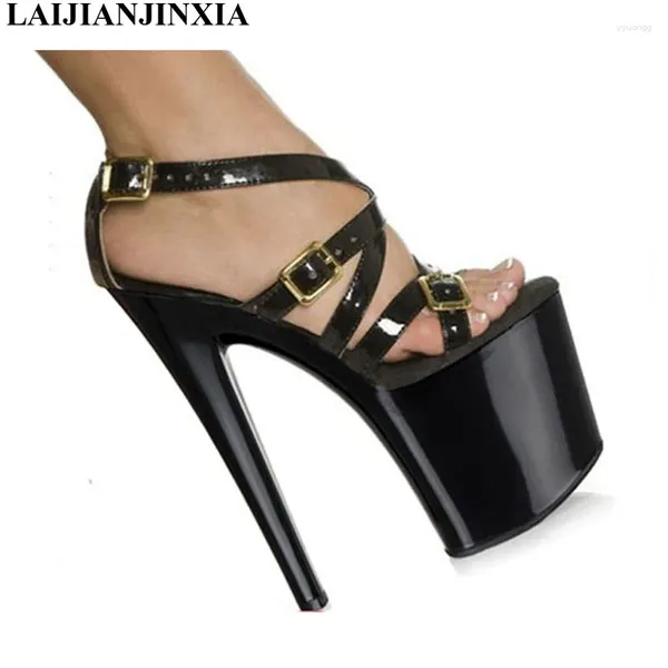Платье обуви Laijianjinxia 8 -дюймовые сексуальные клубные высокие каблуки 10 см платформы мода свадебная лодыжка хрустальные сандалии женщин.