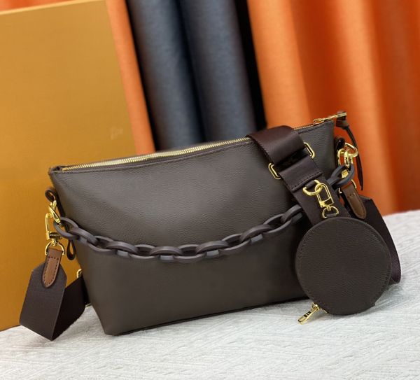 Kadın tasarımcı çapraz vücut çantası lüksler küçük tekne çanta klasik çiçek mektup crossbody çantalar en kaliteli deri kadın moda omuz makyaj çanta