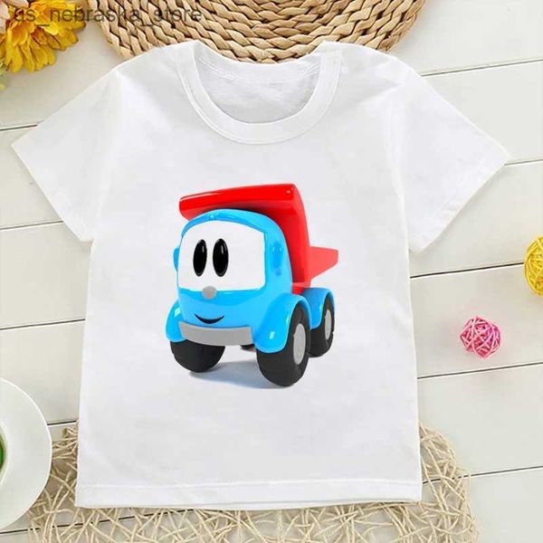 T-shirt ragazzi carini t-shirt camion tv show con cartone animato per bambini stampato campetta per bambini in età prescolare camicia bianca per bambini casual q240418