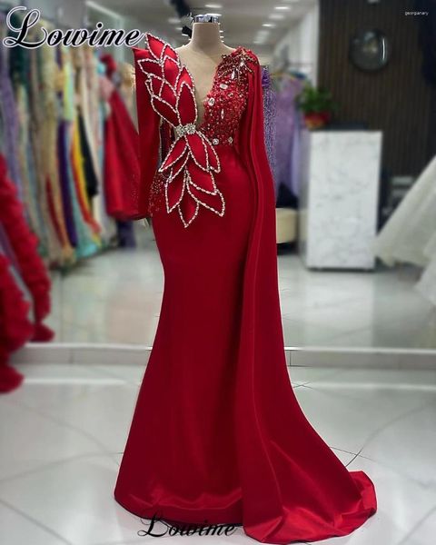 Abiti in passerella 2024 Crystals Red Celebrity for Women Maniche lunghe abiti da sera perle perle occasioni speciali Vestidos de gala