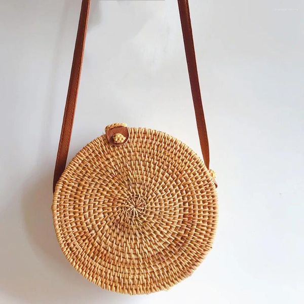 Omuz çantaları 2024 Bali Vintage El Yapımı Crossbody Deri Çanta Yuvarlak Beach Girls Rattan Rattan Küçük Bohemli Kadınlar