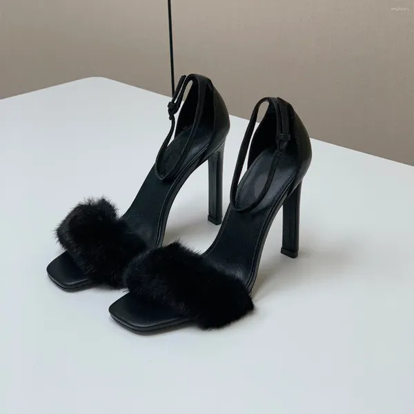 Сандалии повседневная дизайнерская обувь женская обувь черная кожаная меховая полоска шпильча