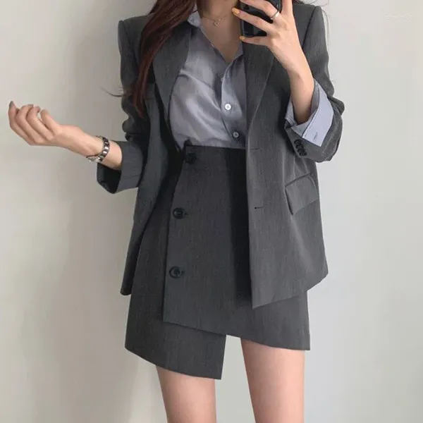 Abiti da lavoro eleganti 2024 autunno 2 pezzi Donne set femminile blazer per giacca casual sciolta e mini gonne irregolari abiti