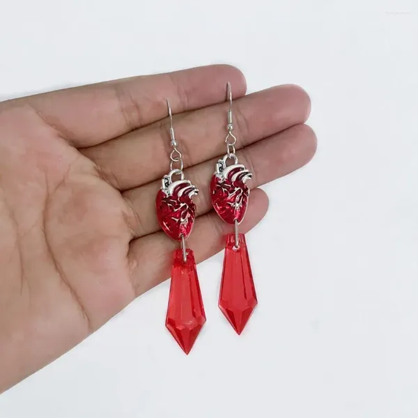 Orecchini penzolanti goccia di cuore vampiro gotico per le ragazze alternative accessori per streghe pagane regali di sangue rosso vintage