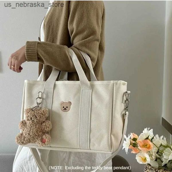 Bezi çantaları sevimli ayı işlemeli anne çanta düz tuval çantası kemer ile kadın seyahat bebek bezi çantası hafif anne çanta q240418