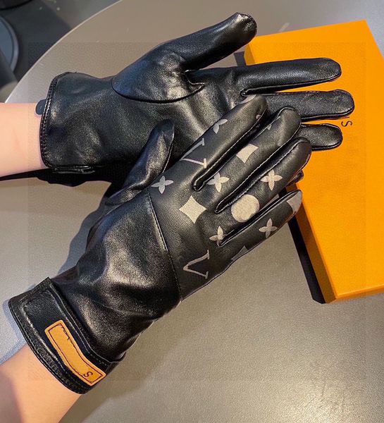 Frauen Winterleder Designer lieben Buchstabenhandschuhe Plüsch -Touchscreen zum Radfahren mit warmen isolierten Schaffell Fingerspitzenhandschuhen