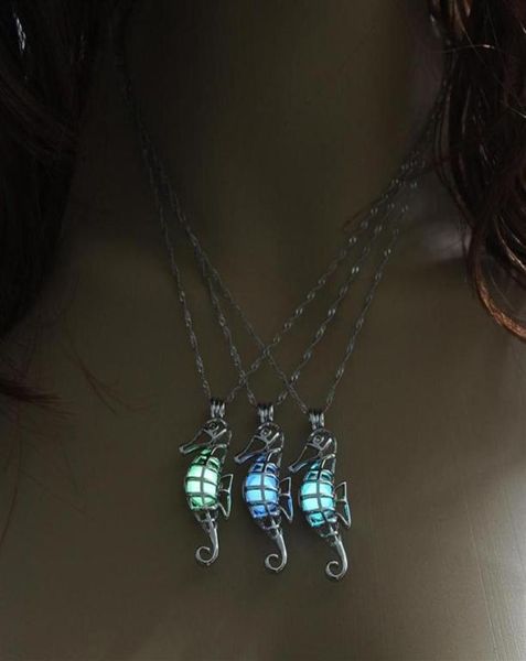 Luminous Animal Design Anhänger Halskette Seahorse Käfig Halskette mit Schlüsselbeinkette kreativer Seepferdschmuck Dangle Choker Halskette 8149263