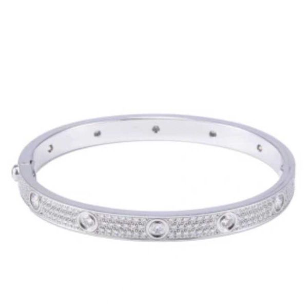 Markendesigner Full Sky Star Bracelet Wide Edition Leichter Luxus mit Diamond Net Red Carter weibliche Titaniumstahl Nicht -Fading -Geschenk für den besten Freund mit Logo