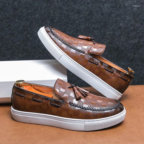 Lässige Schuhe schwarze Turnschuhe Männer braune Männer vulkanisieren Quasten Slip-on PU Leder Plattform Größe 38-48