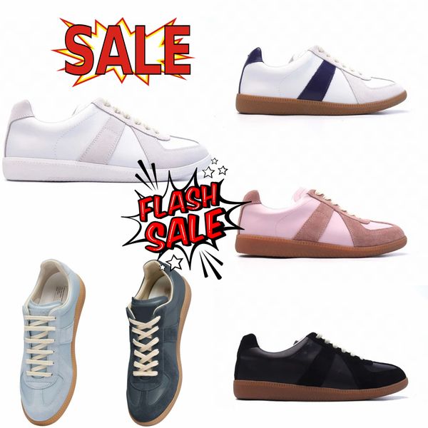 2024 Sneaker Maisons all'aperto di scarpe da passeggio nere a piedi vintage piatto da corsa rastrelliere di lusso di design di lusso scarpe casual scarpe gai rosa lace-up spedizione gratuita