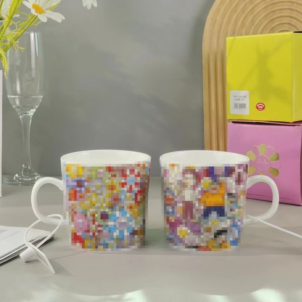 Designer Mugs Figura da cartone animato e fiori tazza in ceramica Coppa di nicchia di nicchia tazza d'acqua