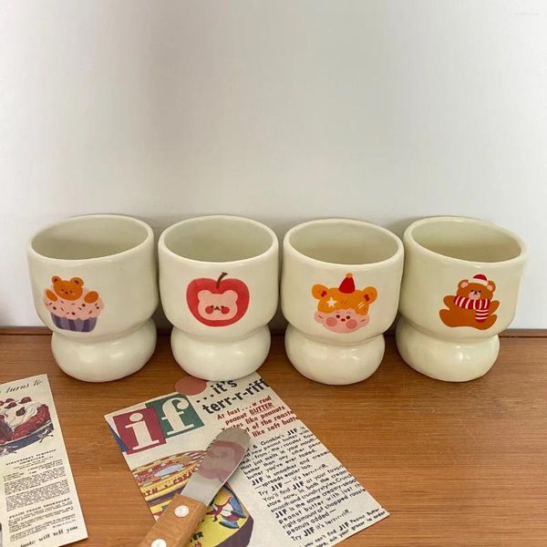 Tassen Tasse Ins hohe Farbe Mattwasser Keramik Tasse Cartoon süßes Bär vier Druckfamilien -Café -Netto Red Creme