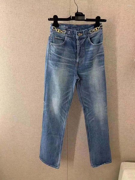 Jeans feminina Chaça Chain Metal Decorativa Alta Casual Pants retas 2024 Autumn e Winter Blue Light Denim Troushers