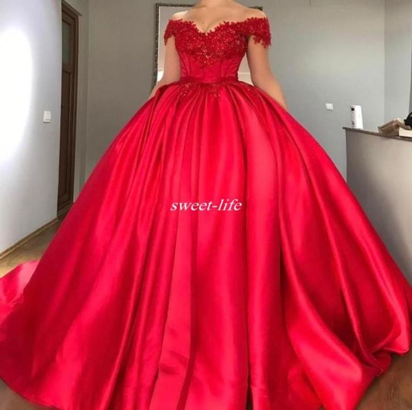 Modest off off ombro vestido de esfera vermelha quinceanera apliques com cetim de cetim de miçangas vestidos de baile de baile doces maxi vestidos 20197415210