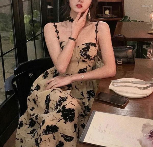 Lässige Kleider koreanische Mode Kleid Blumengurt Midi Frauen ärmellose elegante Vintage Abendparty Ein Stück Y2K