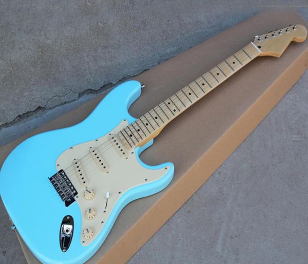 Factory Whole Sky Blue Electric Guitar con acero Tretboardcream PickGuardPickUpsknobscan essere personalizzato come request8404109
