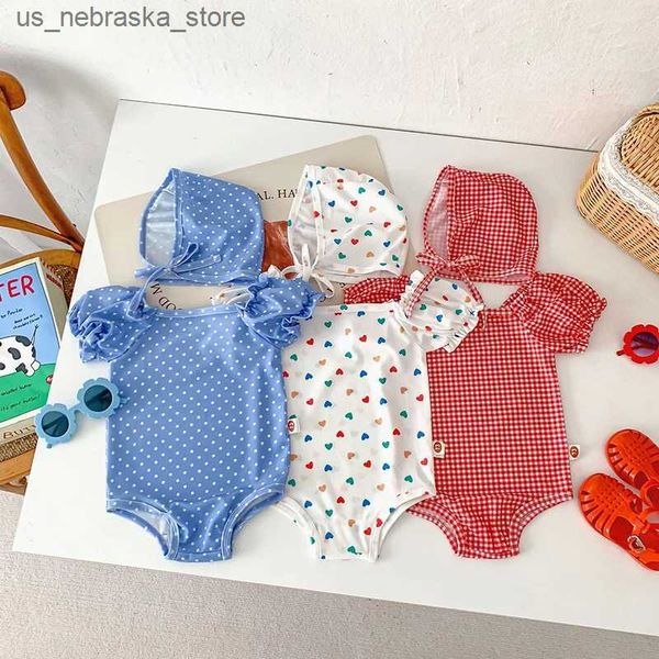 Einszene Sommerbaby Badeanzug mit Schwimmkappe einteilige herzförmige Print Girls Badeanzug Childrens Badeanzug Q240418