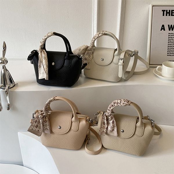 Einkaufstasche Designerinnen Frauenbag 2 Minimalistische und Nische Handtasche Beliebtes Schal Gemetor -Korb -Fashion -Umhängetasche