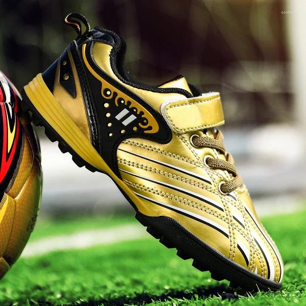 Amerikan Futbol Ayakkabıları Yüksek kaliteli altın çocuk futbolu düşük kanca döngüsü futsal çocuklar için hafif ve kaygan anti eğitim çocuk