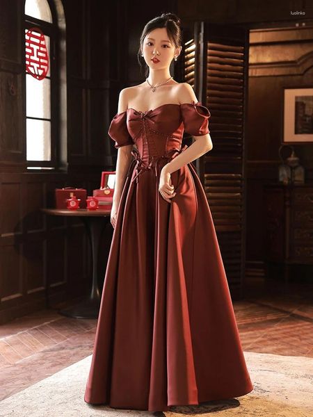 Abiti da festa Burgundy al largo della spalla cocktail spalline papila applique brindisi da sposa una linea eleganti abiti da ballo di lusso di lusso