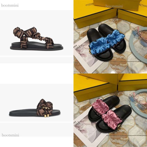2024 Domande di Parigi Domande Luxurys Sandals Slifori Fashion Summer Girls Beach Sandal Slides Flip Flops Moca