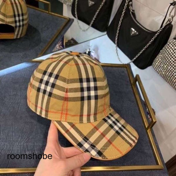 B Шляпа бейсболка дизайнер Cool Snap Football Ship Hats Burbrys Hat Girl Summer Lattice Baseball Hat Shat Spectter Случай шляпу Sun Sun Spacks P3i1