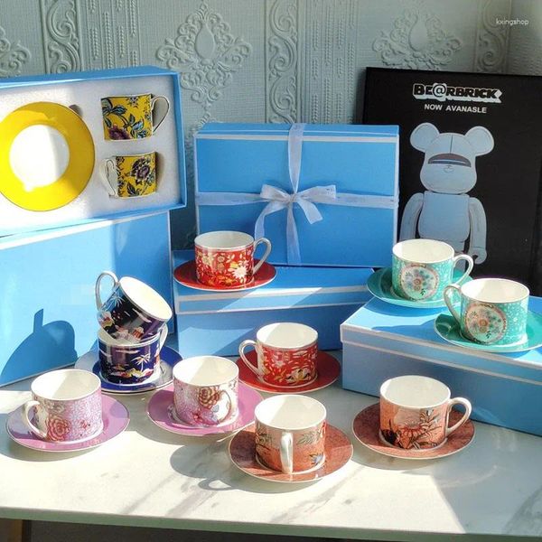 Tazze leggero di lusso in porcellana europea tazza di caffè e piatto squisito set da tè pomeridiano set da regalo