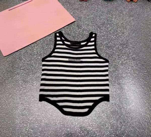 Miu Tank Womens Clothes T -Shirt Designer Frauen Miu Mode sexy Halfter Tops Party Crop Top Sticked Tank Top Frühling Sommer Rückenfreier Strasssexuhren 709