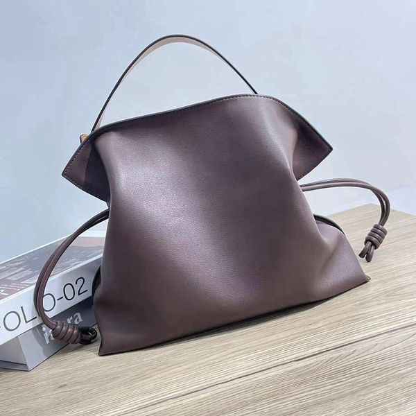 Bolsa de promoção de fábrica luojia nova moda de couro genuíno pequeno saco de blsing com estilos de balde de água cor de massa macia dobrada