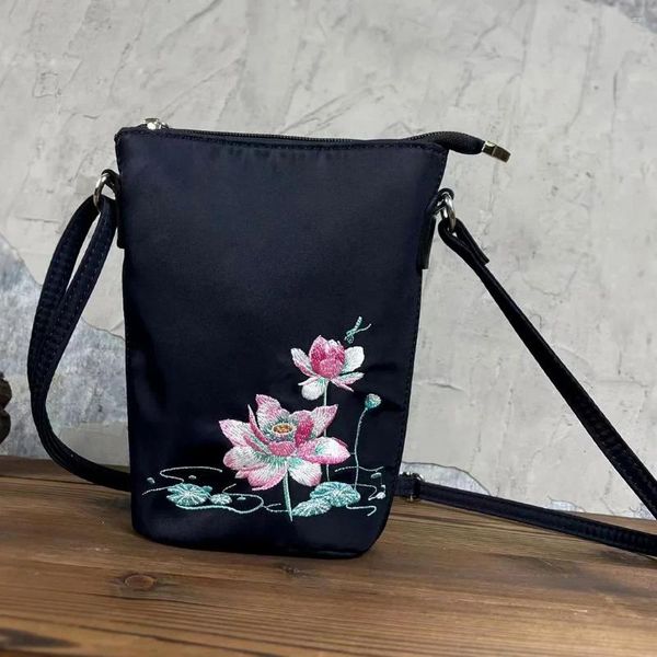 Duffel Bags Originaler chinesischer Frauen Frauen Mini Schulter Retro wasserdichte Stoff exquisite Stickerei Sommer Diagonale kleine süße Tasche