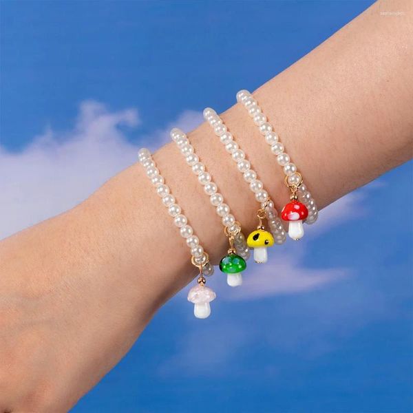 Bracelets de charme 4pcs/conjunto Bracelete de miçangas de pérolas acrílicas fofas para mulheres cores mistas minúsculas cogumelos ajustáveis jóias de tendência de moda