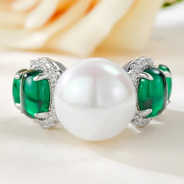 Rings de cluster europeias e americanas ricas em mulheres de 12 mm Beizhu IMITAÇÃO IMITAÇÃO EMERALD OGURA ANEL DE CASAMENTO PARA MULHERES