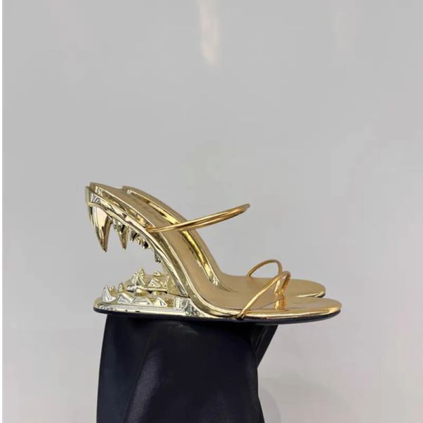 Sandali con tacco alto in metallo di qualità sandali a punta a punta di tacchi a punta