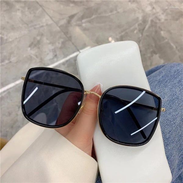 Güneş gözlüğü unisex büyük boy kare çerçeve siyah beyaz güneş gözlükleri anti-radyasyon kedi göz moda kadın adam gafas de sol